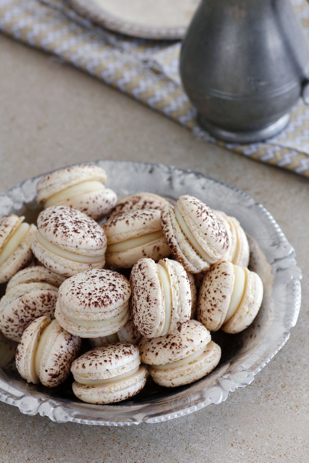 coconut_and_cocoa_macarons-s