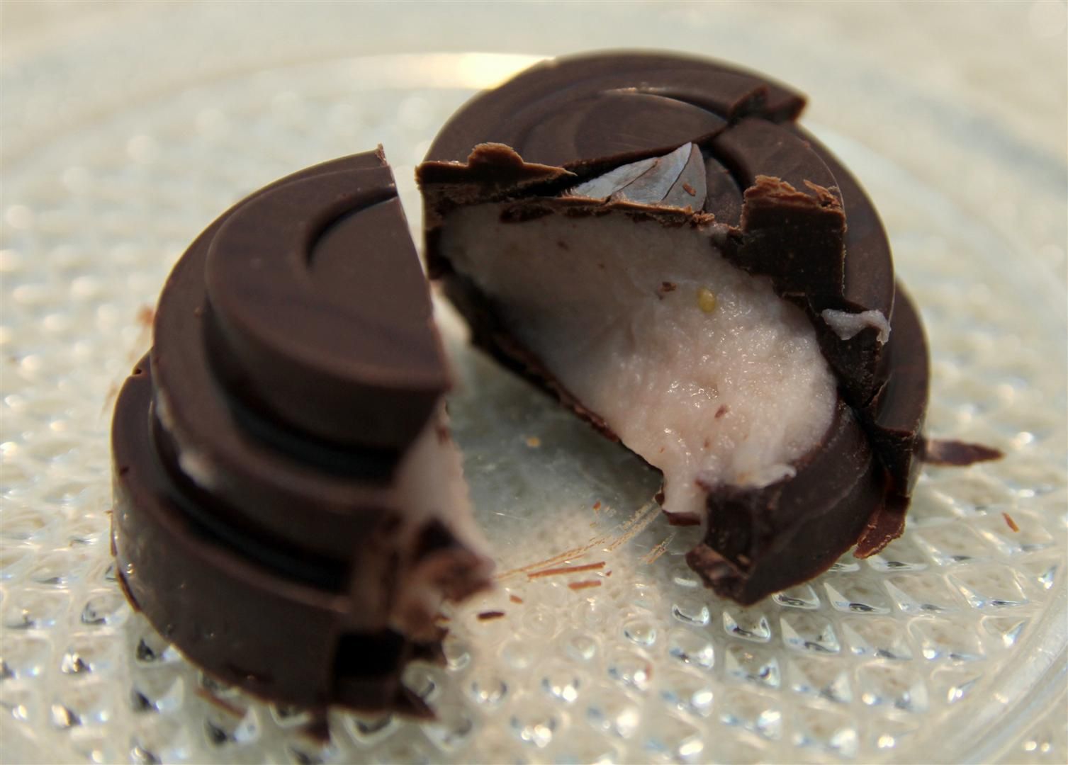 איך מטמפררים שוקולד + מתכון לפרלינים תוצרת בית