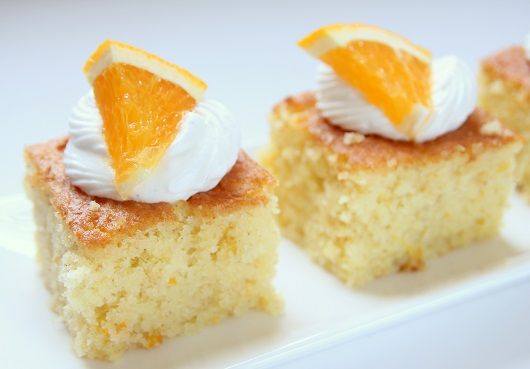 עוגת תפוזים וסולת עם שקדים