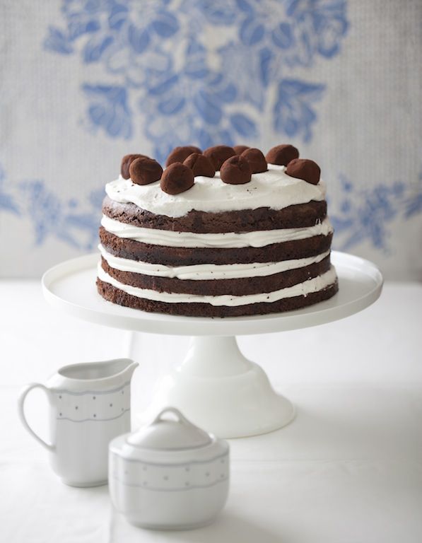 עוגת שכבות שוקולד עם קרם מסקרפונה וטראפלס